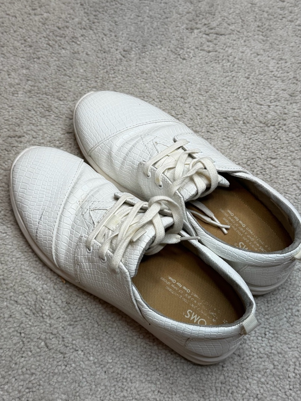 Toms White Croc-Embossed Lace-Up Sneakers